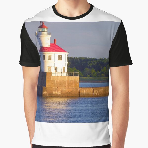 DULUTH MN LIGHT HOUSE HARBOR Graphic T-Shirt