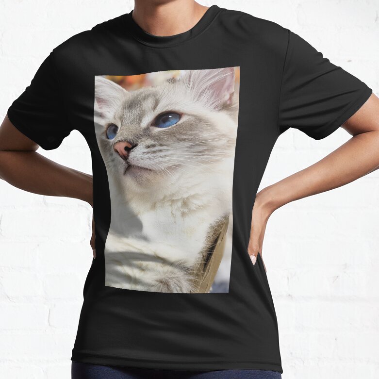 Saoirse the lynx ragdoll cat Active T-Shirt