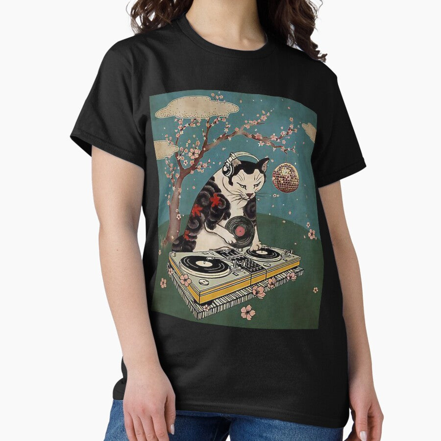 Japanese Style dj Cat playing vinyl music Classic T-Shirt