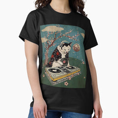 Japanese Style dj Cat playing vinyl music Classic T-Shirt