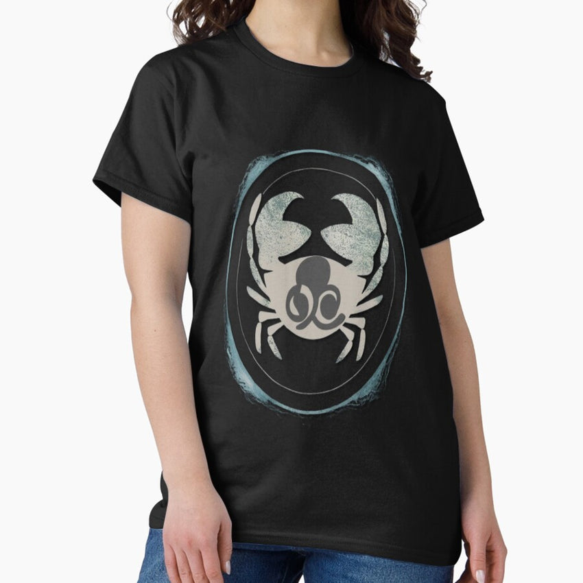 Astrology Zodiac Designs: Cancer, Stylish Crab With A Circle Border Classic T-Shirt