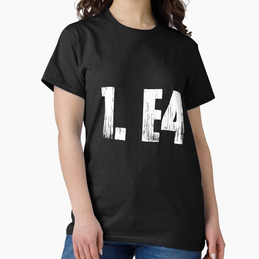 1. E4 Funny Chess Player Chess Opening Tournament Player Gift Classic T-Shirt
