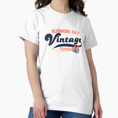 Retro Vintage Unique 80s Design Trendy Flower T-shirt Sticker Classic T-Shirt