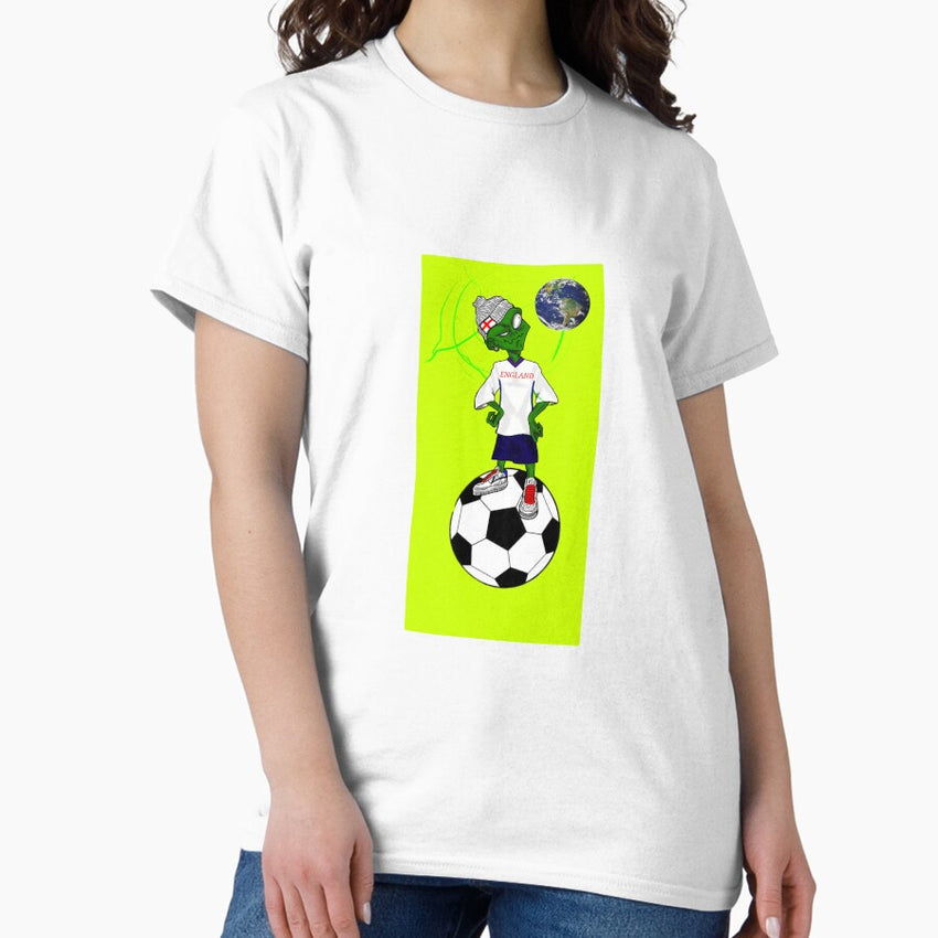 alien soccer player, ENGLAND the creator Classic T-Shirt
