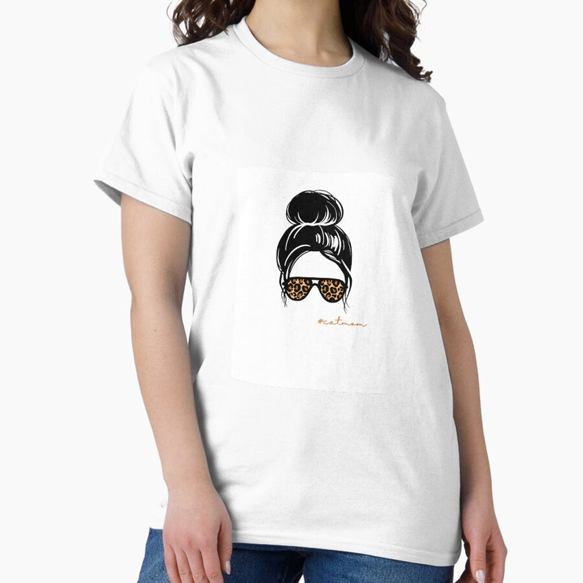 Mom cat Classic T-Shirt