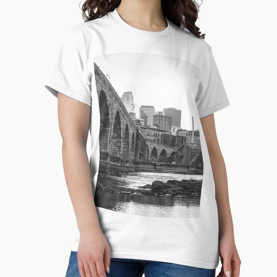Minneapolis Minnesota Skyline Sunset Black and White Classic T-Shirt