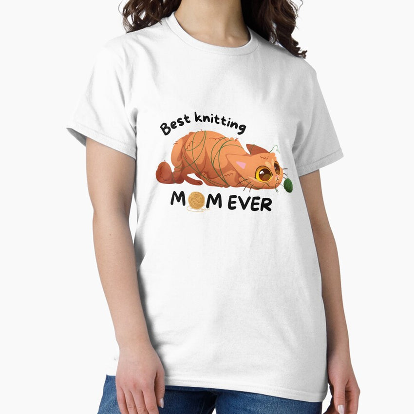 Best knitting mom ever, funny cat tangled with yarn thread Classic T-Shirt