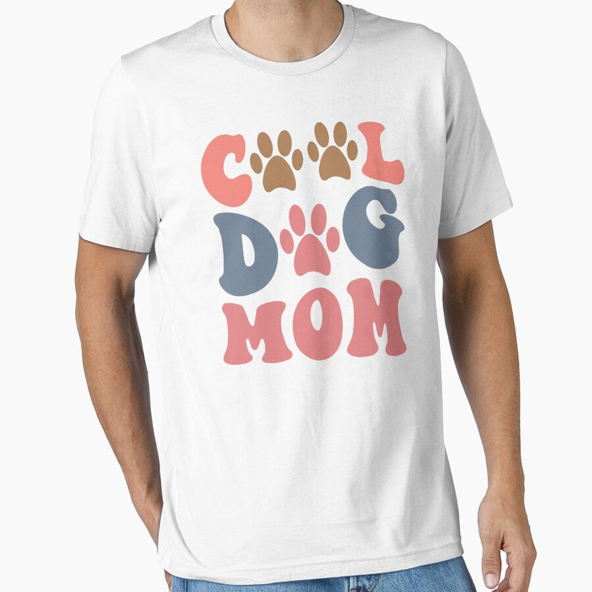 Dog mom Essential T-Shirt