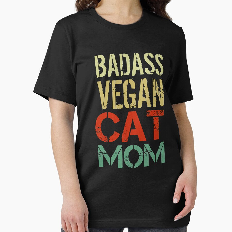 Badass vegan cat mom Essential T-Shirt