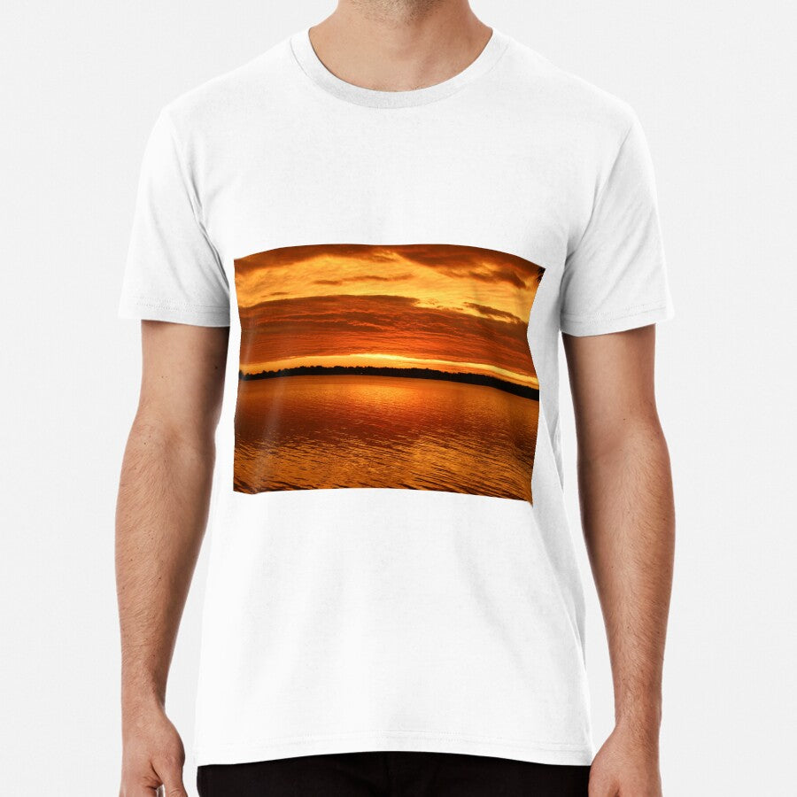 Red skies at night Premium T-Shirt