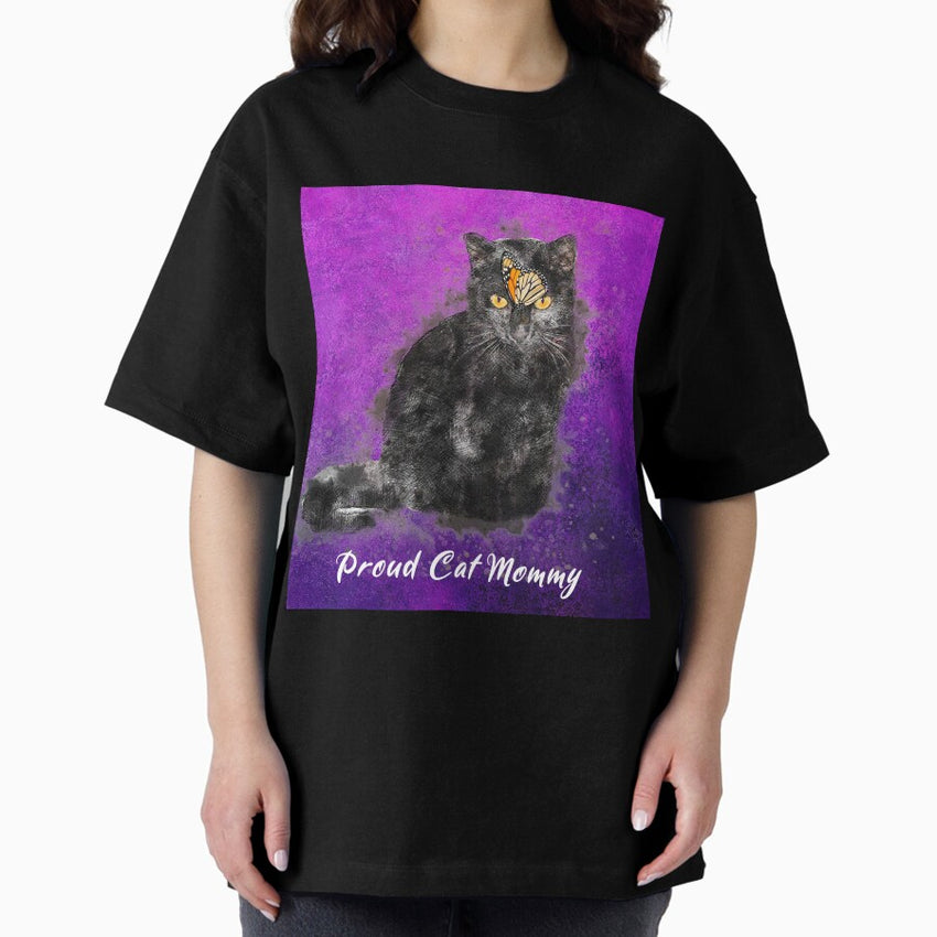 Black cat with butterfly. Proud cat mommy Oversized T-Shirt