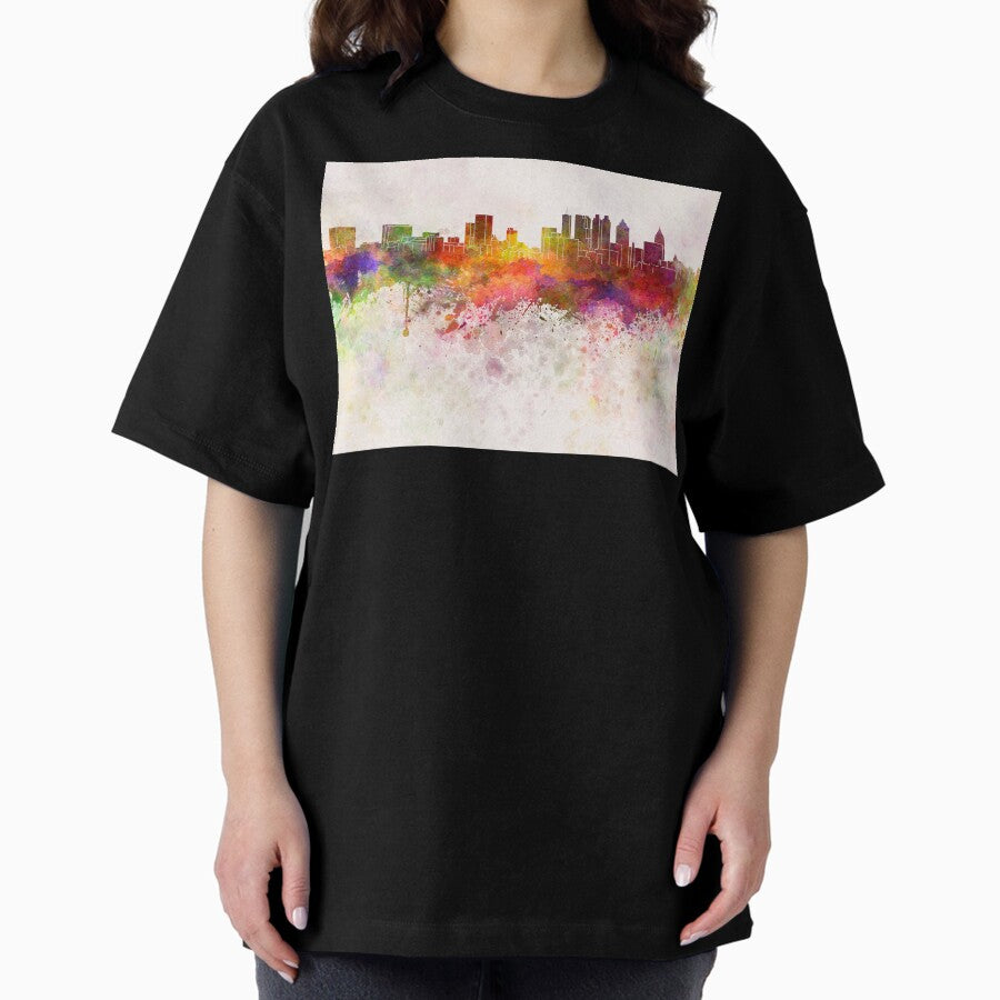 Atlanta skyline in watercolor background Oversized T-Shirt
