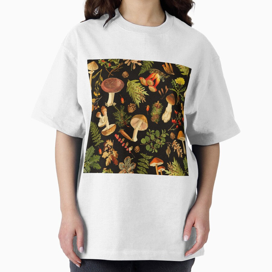 Vintage toxic mushrooms midnight forest pattern on black Botanical Night Garden Nightgarden Oversized T-Shirt